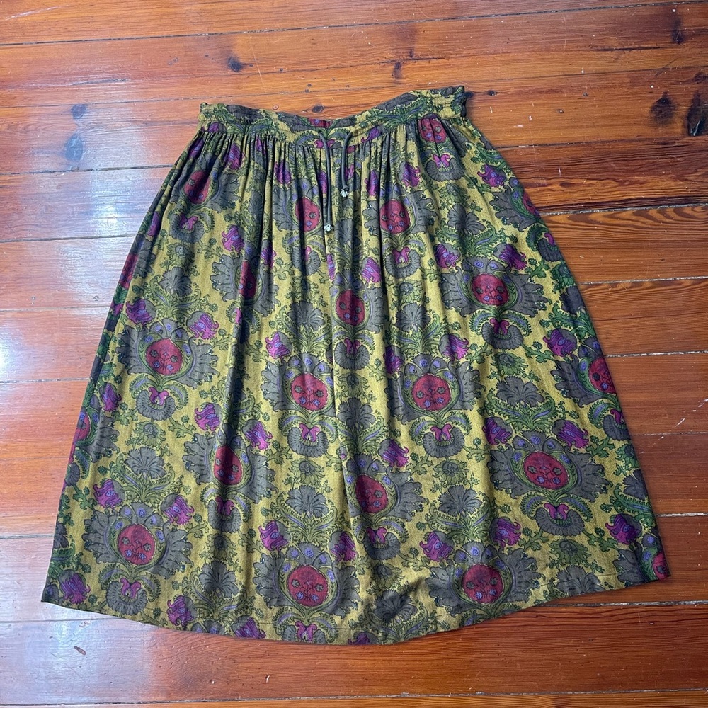 Large Urban Outfitters Skirt (Fits Very Large)